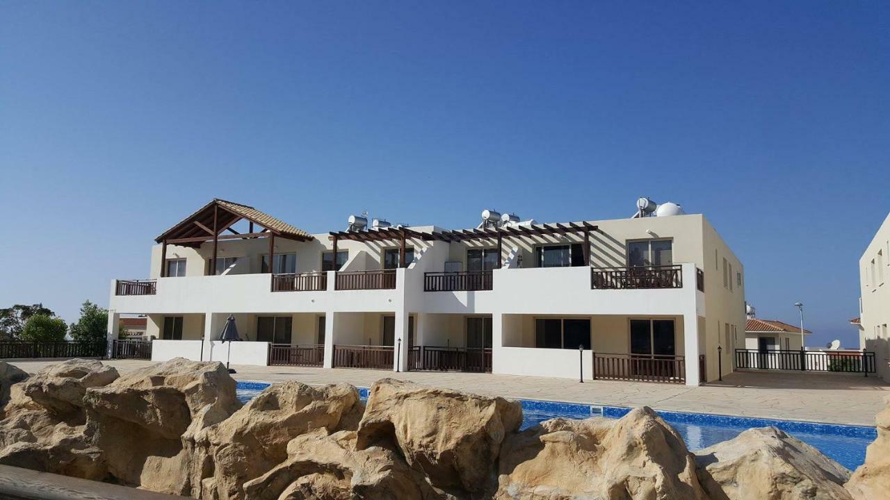 2 Bedroom Poolside Apartment E9 Peyia Exterior photo